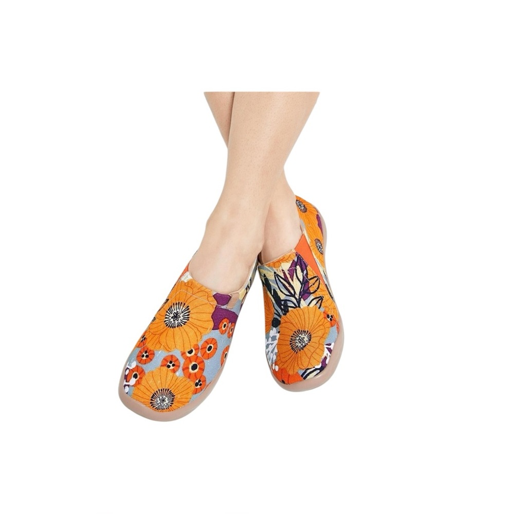 UIN Marigolds Toledo Floral Canvas Slip Ons